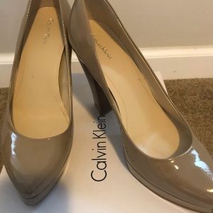 Calvin Klein rounded point platform pumps